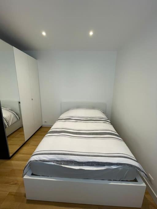 Paris Centre Clamart Hopital Percy Appart 2 Pieces Tres Lumineux Grand Ngoại thất bức ảnh