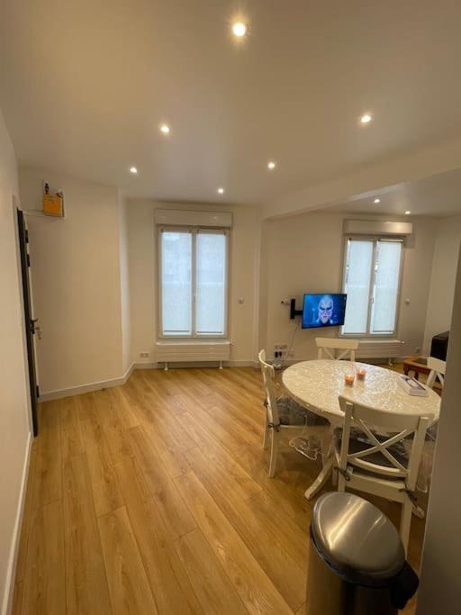 Paris Centre Clamart Hopital Percy Appart 2 Pieces Tres Lumineux Grand Ngoại thất bức ảnh